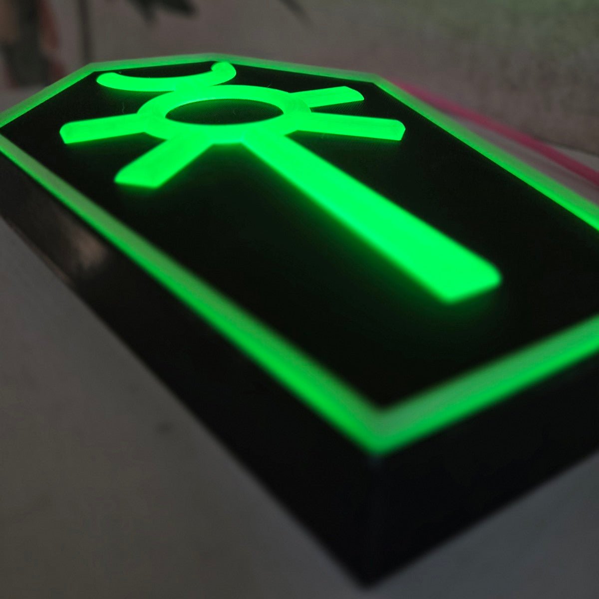 Necron Tomb World Lamp – Warhammer 40K Inspired Neon LED Light - LetterLamps